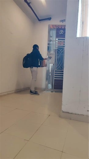 Day 10 in swiggy |😳 Mehngi Society se Physics Office tak #vlog #shorts #viralvideo