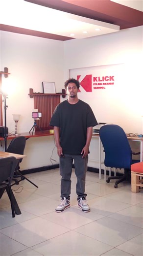 🎬 Want that smooth cinematic speed ramp? Here’s how to do it fast in DaVinci Resolve 20 🔥 Perfect for: 🚀 Action shots 🎥 Music videos 🎬 Dynamic transitions Master professional editing techniques like this in our LIVE Online Courses on Zoom 💻 📍 Addis Ababa · Megnagna · Siti Mall 7th Floor 📞 0920594530 #DaVinciResolve #Resolve20 #SpeedRamping #VideoEditing #EditingTips