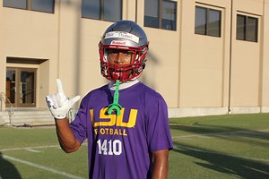LSU makes a big offer to a fast-rising DB in Louisiana