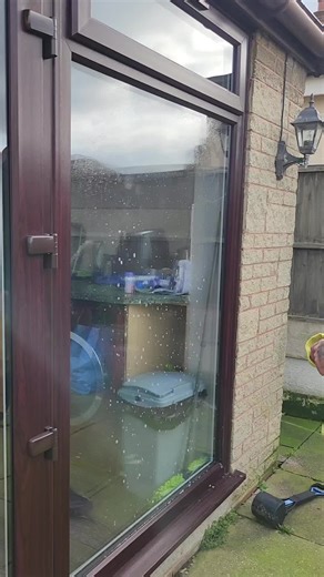 Traditional Window Cleaning Techniques Explained