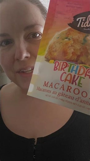 Tidbits Birthday Cake Macaroons