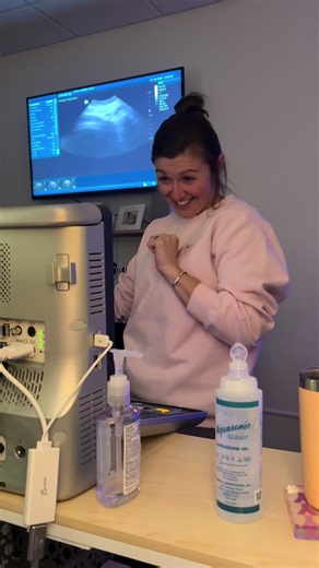 The answer is yes… she does 😘🤩