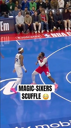 Jalen Suggs ejected after scuffle 👀