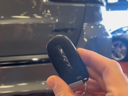 Jeep Remote start 。吉普遥控远程启动。冬天可以提前开启暖风。#阿尔法罗密欧专修申钢 #吉普在线编程申钢