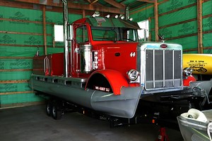 Northlandia: Meet ‘Petertoon,’ a Duluth businessman’s floating photo magnet