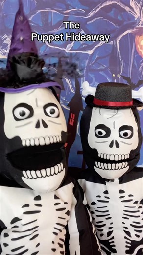 Alien Halloween Part 19 - Jack and Zero go to meet the aliens who landed in the haunted forest #thepuppethideaway #puppetfan #alienhalloween #halloween #halloweenshow