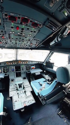 Inside the Airbus A321 Cockpit Tour