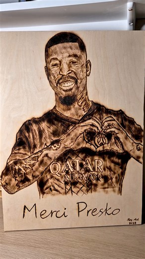 Etched in wood, etched in our hearts. ❤️💙 Beq Art 🎨 | PSG - Paris Saint-Germain