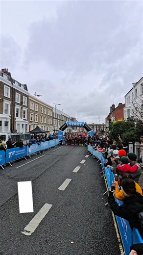 FULHAM 10k - FORDY RUNNERS turn out for a final 10k race of the year! Fantastic local race with 5,000 participants full of PB’s, Smiles and loads of Happy Vibes! Keep tuned for runners interviews, how they performed, and their thoughts on the race on FRRC TV - Beneath The Bib….. Coming Soon. Were you there today? Do you still have a race left for this year? Let us know in the comments #fordyrunsrunningcommunity #fordyruns #runningclub #running #everydayrunner #runchatuk #runningcommunity #dosome