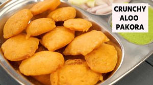 1.3M views · 10K reactions | Friends, today let's make Aloo Pakora Recipes, these potato fritters or pakodas are super crunchy and fluffy! Easy to make in the lockdown time :) | Cooking Shooking | Facebook