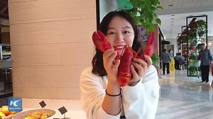174K views · 3K reactions | Vlog: Pancakes that wrap all your imagination. Follow us as we try one of the fanciest Jianbingguozi, a Chinese crepe, in Beijing | Xinhua Culture&Travel | Facebook