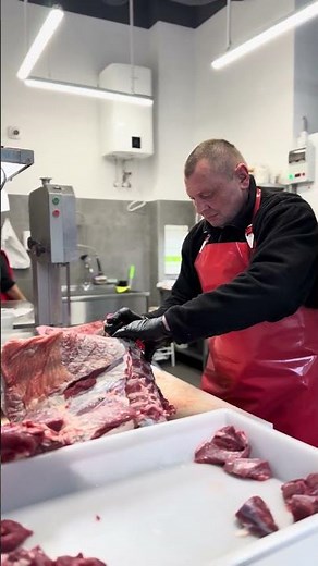 Carcass breakdown into primal and sub-primal cuts #cuttingskills #meat #shortvideo #food #meatmarket