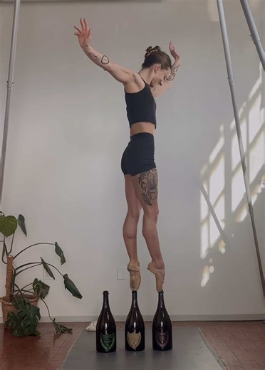 Now to get another half rotation! #ballettok #enpointebottlewalking #pointeshoes #spitzenschuhe