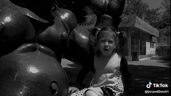 ემილია და მამაფლექსი: ახალი მუსიკალური სინგლი