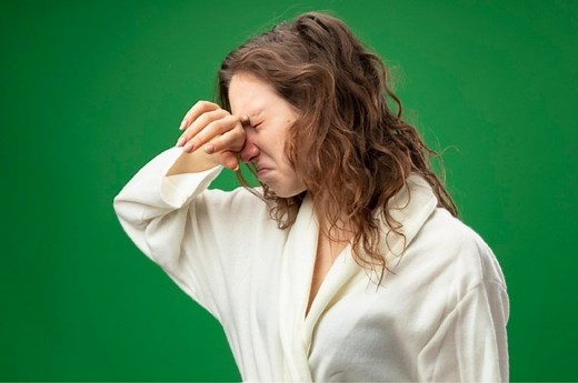 Mucus Comes Out Of Eyes When Blowing Nose - Is It Normal?