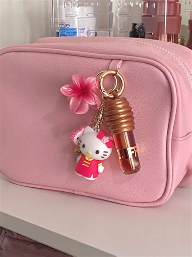 Hello Kitty Holic - A Passion for All Things Hello Kitty