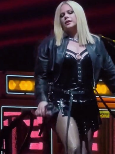 @Avril Lavigne Love It When You Hate Me 🔥 #avrillavigne #greatesthitstour #loveitwhenyouhateme #punkprincess #fy