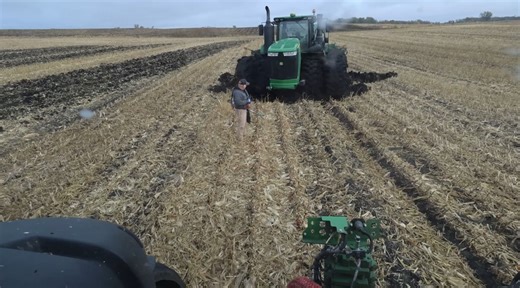 MAJOR Tractor STUCK in the Mud Recovery.  Jim buried the 4WD with the ripper today. What looked like a harmless soft spot turned into a 200,000 lb rope kind of problem.   Millennial Farmer