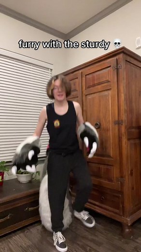 im sweating so hard rn 💀 i tried my best lmao i dont dance 🧍‍♂️ #furry #fursuit #fursuitmaker #fursuitmaking #arttok #artist #furries #art #fyp #fup #foryou #foryoupage #xyzbca #foru