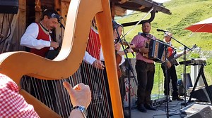 82K views · 2.2K reactions | Don Camillo und Peppone Ursprung Buam mit Zellberg Buam | Nedertaler Hits | Facebook