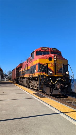 KCS leads CPKC 528 through Pork Kent, NY #train #railfan #railroad #kansascitysouthern #KCS #shorts