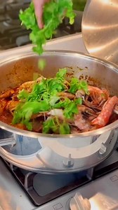 41K views · 1K reactions | Mouthwatering on another level  Prawn & Crab curry. Full recipe video including all the top tips for a sensational dish is on my YT , here is the link https://www.youtube.com/channel/UCut6WYArBB_JCH9cDdsJ-NA?sub_confirmation=1 #perimaskitchen #perimasprawnandcrabcurry #prawn & #crab #curry #bnagiahs | Perima's Kitchen | Facebook