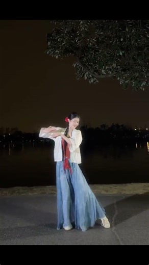 China Dancing girl #china #chinesedance #chinagirl#asianbeauty #chinadance
