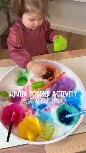 Ciarah Kemp on Instagram: "The easiest winter activity that actually kept my toddler busy ❄️👏🏻 Comment ✨SNOW✨ if you want the links to anything! Otherwise I’ll have everything linked over on my LTK! I scooped some snow into our @inspiremyplay sensory bin, added cups (from hobby lobby), food coloring, @learningresources droppers, and paint brushes—and that was it. 3 minutes to set up, 45 minutes of play 🙌🏻 Sometimes the simplest activities are the ones they love the most! 💙 Ice cubes are ano