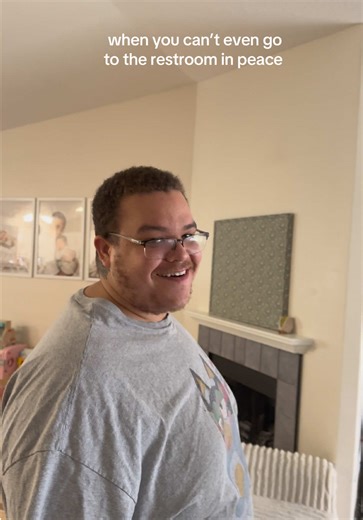 How I’d I know he would try and follow me the second I said I have to use the restroom 😂 #mjwoww