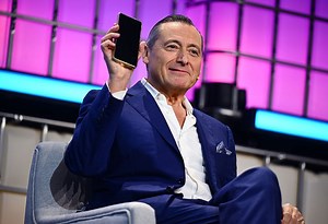 Rezolve Ai soars after management boosts 2025 annual recurring revenue guidance by 33%