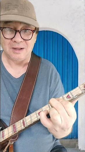 Tenor banjo with a simple harmonic pattern to accompany a soloist (Tutorial 28)
