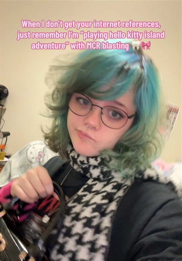 Hello Kitty 🔛🔝 My Chemical Romance 🤤 can MCR fans find me irl 🙏 #hellokitty #mcr #queer #emo #southpark