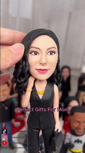 Custom Mom Bobbleheads 💕 | Personalized Gift for Every Mom - Figure Bobblehead
