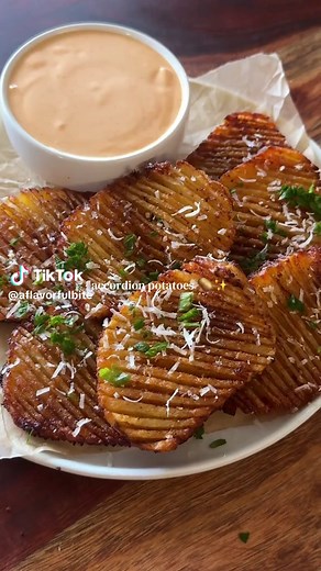 Crispy Baked Accordion Potatoes — Easy Oven Recipe