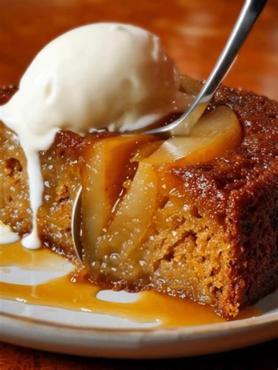 Sticky Pear and Ginger Cake Ingredients: 2 ripe pears, peeled, cored, and diced 1 tablespoon lemon juice 1 cup all-purpose flour 1 teaspoon baking powder 1/2 teaspoon baking soda ...... Full Recipe in Coʍmеոτ 💬 | Homemade Bliss
