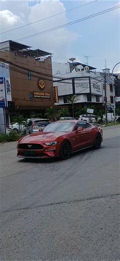 Ford Mustang GT Race Red #spottingcarsbatam #fordmustanggt #mustanggt #carsspotting #batam #ford