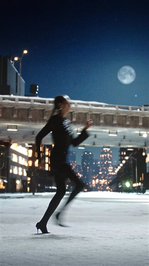 Ontdek de Calzedonia-pantycollectie: opvallende texturen en glinsterende stijlen die dit seizoen de show zullen stelen. | Calzedonia