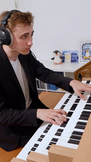 I just released my new Trumpet Tune Nr. 7 for Pipe organ solo! Check out the full version of the video on Youtube! 😀 Paul Fey Organist #organist #organ #orgel #music #musician #musik #musiker #hauptwerk #bach #rotterdam #church #cathedral #kirche #kathedrale #leipzig #kirchenmusik #usa #unitedstates #music #trumpet #tromba #tuba | Paul Fey - Organist & Composer