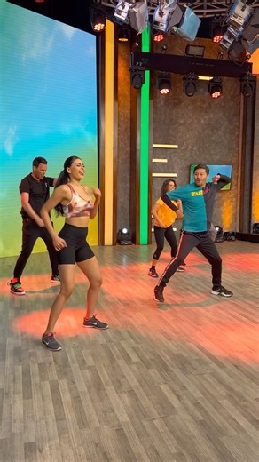 47K views · 302 reactions | ¡Cierra la semana con mucho ritmo con esta rutina de #Zumba que nos comparte @gaboescamilla1 en “Me quiero, me cuido”!  #VLA #EnEsteFin | Venga La Alegría | Facebook