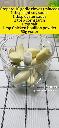 Yu choy Sum is a popular Chinese side dish. #yuchoy #sidedish #sidedishes #easyrecipes #sidedishrecipes #easyhealthyrecipes #healthyrecipes #yuchoysum #dimsum #homemade #homecooking #vegan #choysum