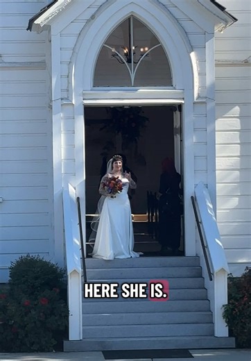 Gorgeous Floral Designs for Alternative Brides