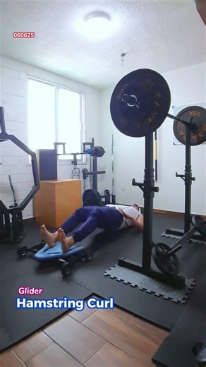 GLIDER HAMSTRING CURL