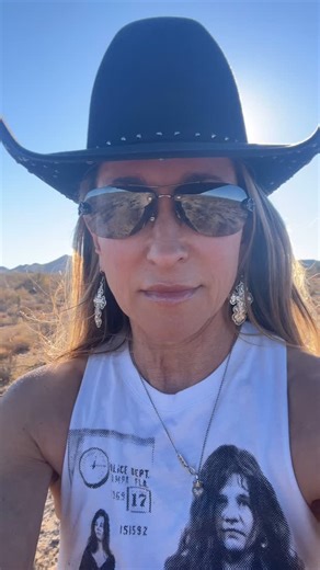 Shorty and Bobbie are legends! On a horse or on a stage…or juss cause. ❤️ #countrymusic #songwriterlife #madhatter #cowgirlup | Heidi Newfield