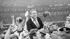 Vince Dooley, legendary UGA football coach, dies at 90