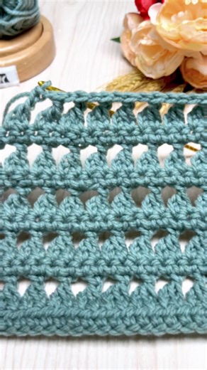 Openwork crochet stitch with a modern triangular look A satisfying and airy crochet stitch that creates a clean triangular openwork effect. Simple movements, beautiful texture, and perfect for modern crochet projects. #crochet #crochetstitch #openworkcrochet #crochetdesign