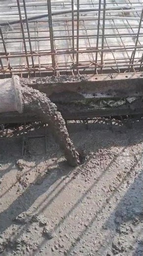 what a incredible flow of concrete it's so flowable #continuousflow #flowline #flowserve