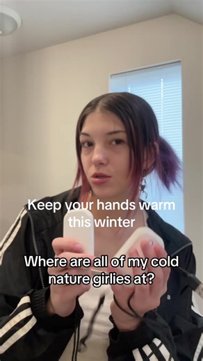 🔥Keep your hands toasty all winter long with the Fulog Rechargeable Hand Warmers (2 Pack)! These portable pocket heaters are perfect for cold days and make a thoughtful holiday gift for family, friends, or anyone who’s always chilly 🎁❄️ #tiktokshopfalldealsforyou #tiktokshopcybermonday #tiktokshopblackfriday #tiktokshopcreatorpicks