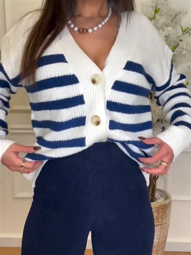 Um outfit que eu usava já amanhã 😍 e tu ainda vais a tempo! Se és fã de look confortável e quentinho, este é o look ideal para ti! Já no site disponível para ti 🛍️www.dresscodeonlinestore.pt🛍️ #grwm #inspooutfit #lookdodia #tendencia #lojaonline