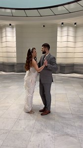 Take your wedding dance to the next level with the Natural Turn in Waltz! ✨✨ If you’re waltzing into marriage, this move is a must for your dance floor magic. Imagine you and your partner gracefully gliding, twirling, and creating a magical atmosphere that leaves guests in awe. It’s love, grace, and a hint of old-world romance. Adding the Natural Turn to your dance choreography brings sophistication and captivates your audience. 👗 @opalilybridal2023 💐 @angelksilkweddings 💇🏻‍♀️ @jelena_bridal
