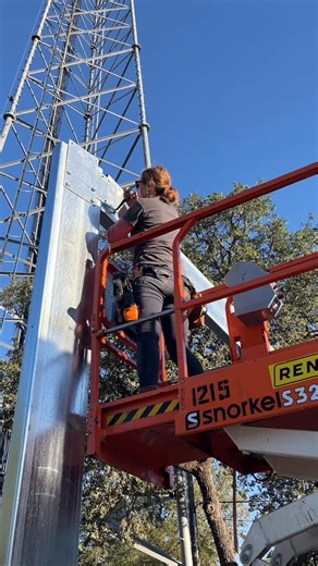 ACT Building Systems | Last column, last rafter. #coldformedsteel #building #steelbuildings #construction #diy | Instagram